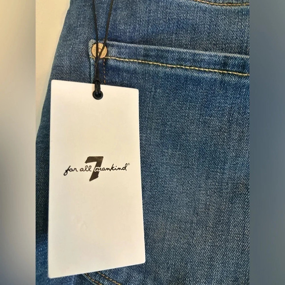 7 for All Mankind dark washed,‎ frayed hem, 5 pocket, size 28 jean short NWT - Picture 5 of 10